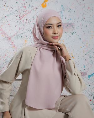 Inara Ezy in Pink Blush