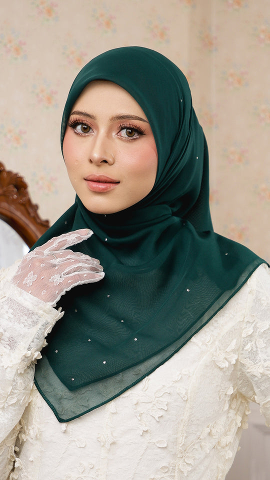 Sofia Bawal Swarovski in Emerald