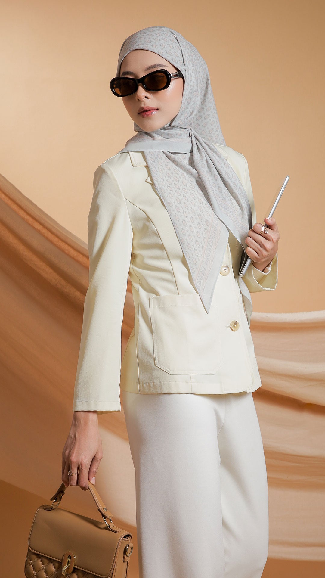 She Means Business - Report | Printed Chiffon Tri-Ezy