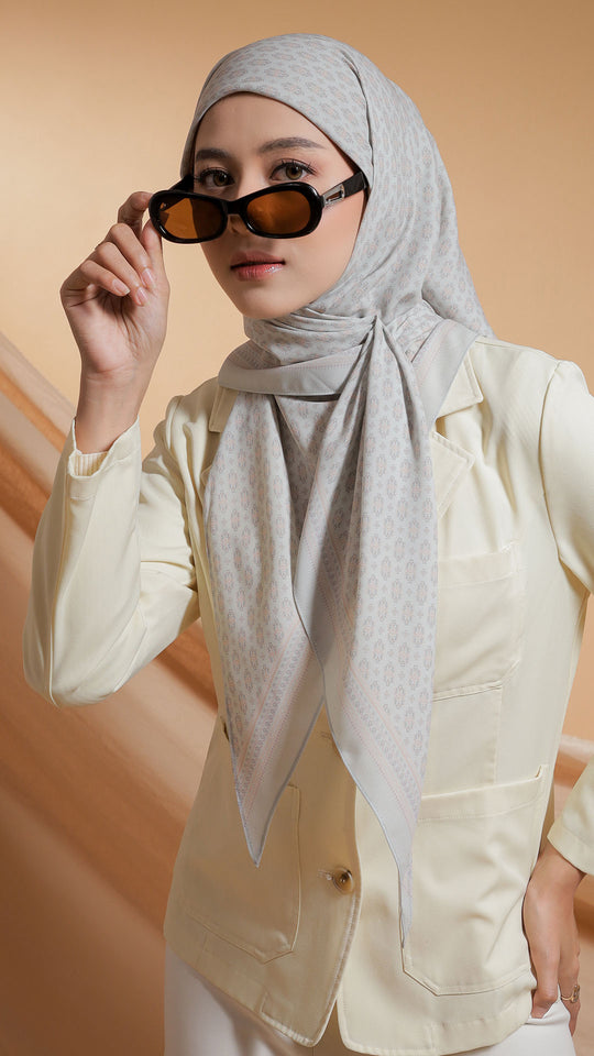 She Means Business - Report | Printed Chiffon Tri-Ezy