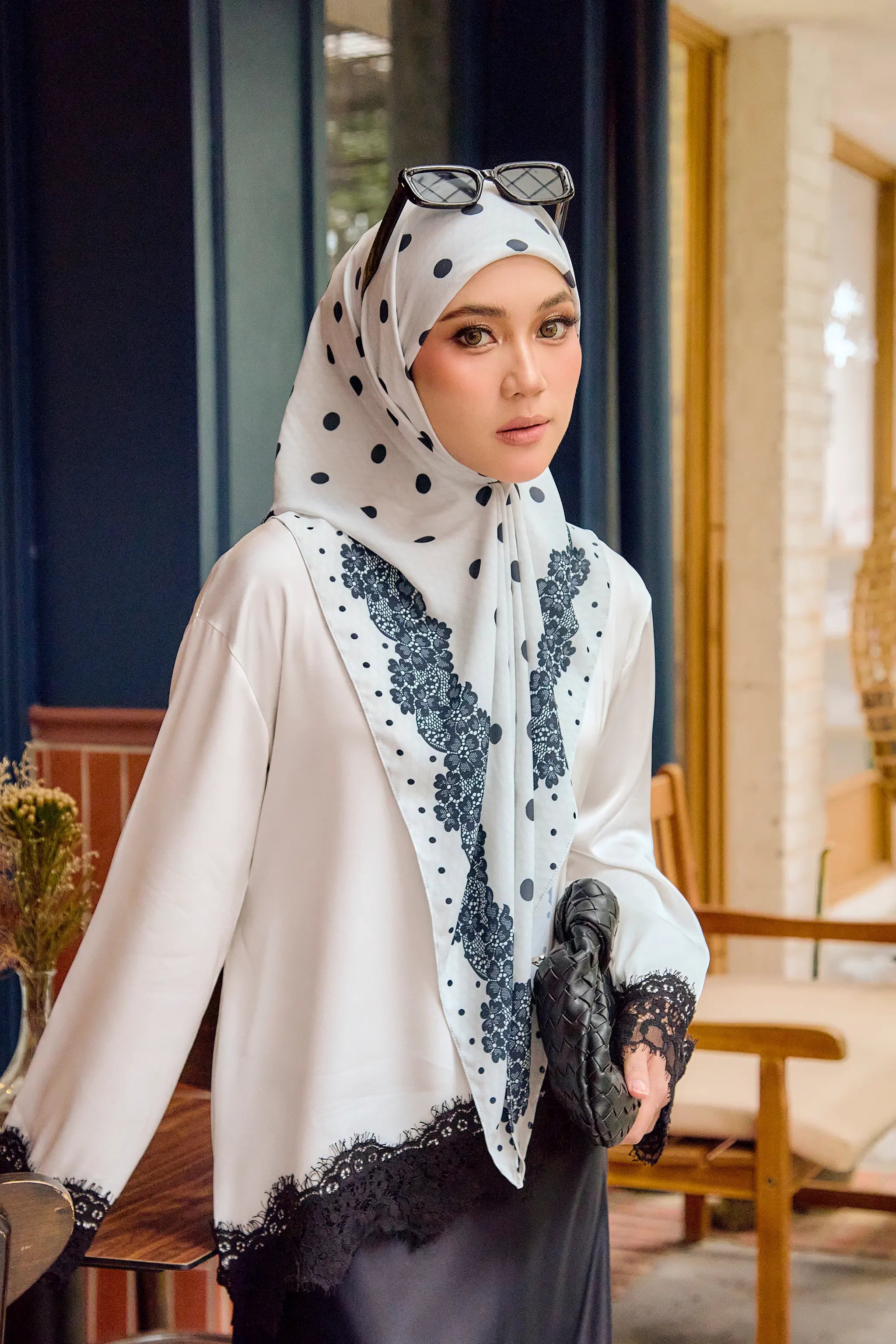Between The Lace in Ivory | Printed Chiffon Tri-Ezy