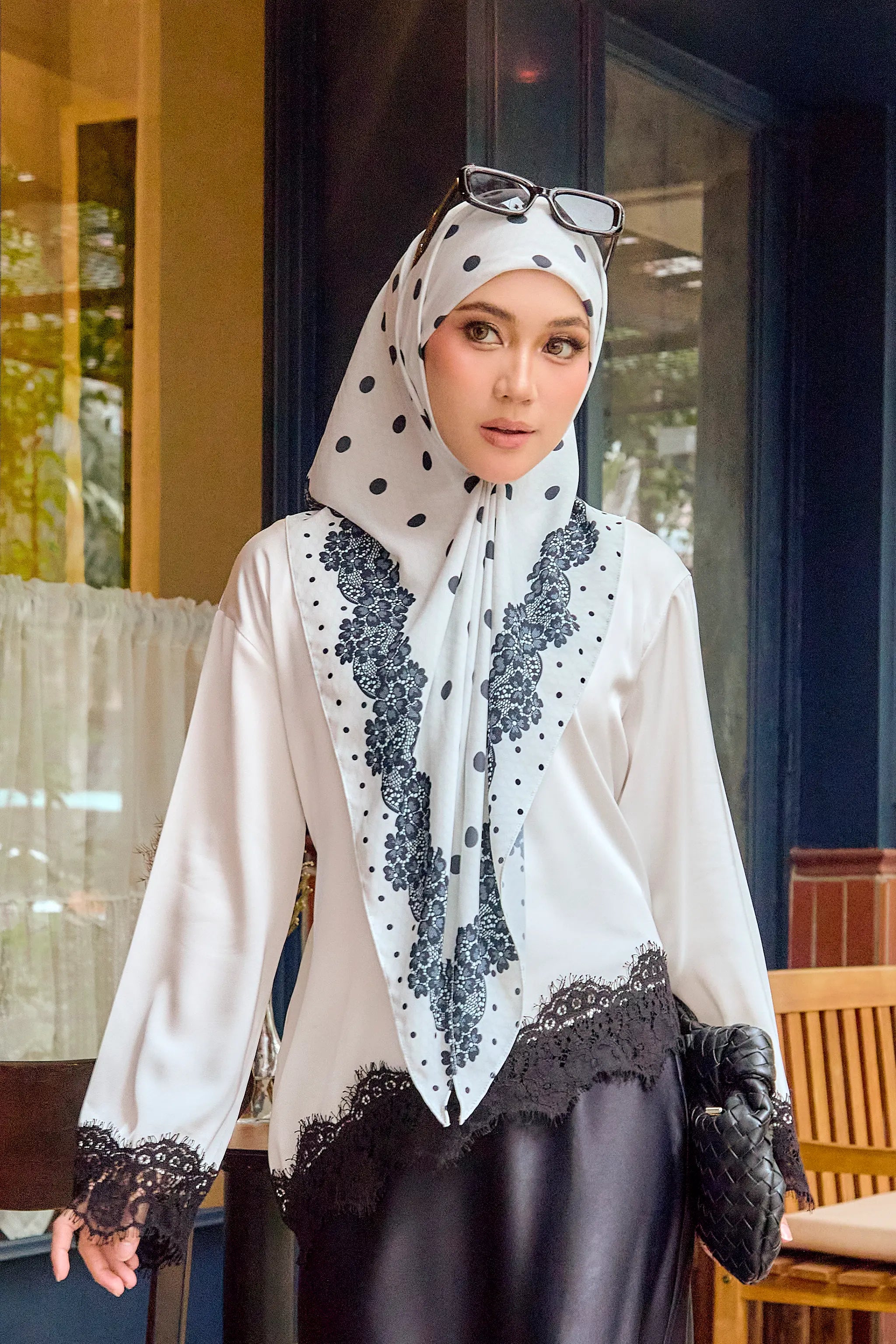 Between The Lace in Ivory | Printed Chiffon Tri-Ezy