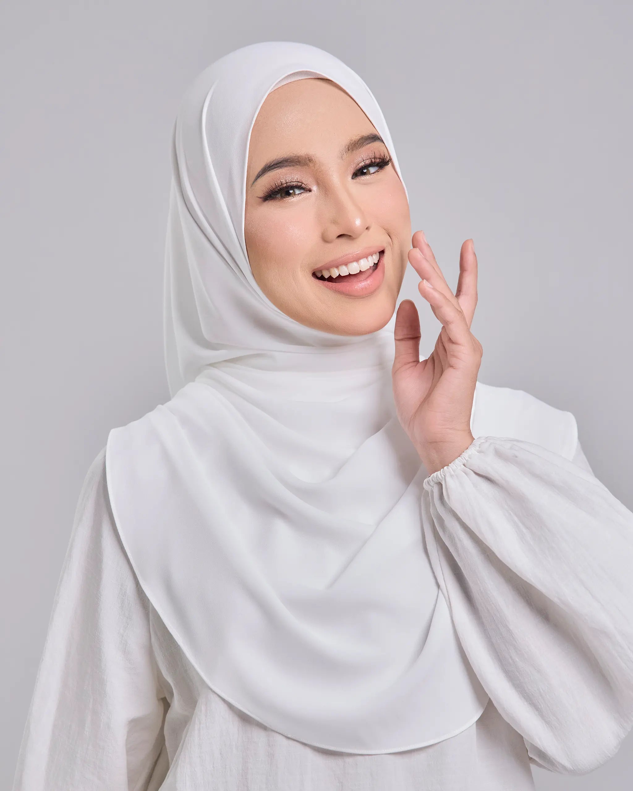 Baesic Premium Chiffon Shawl in Off White