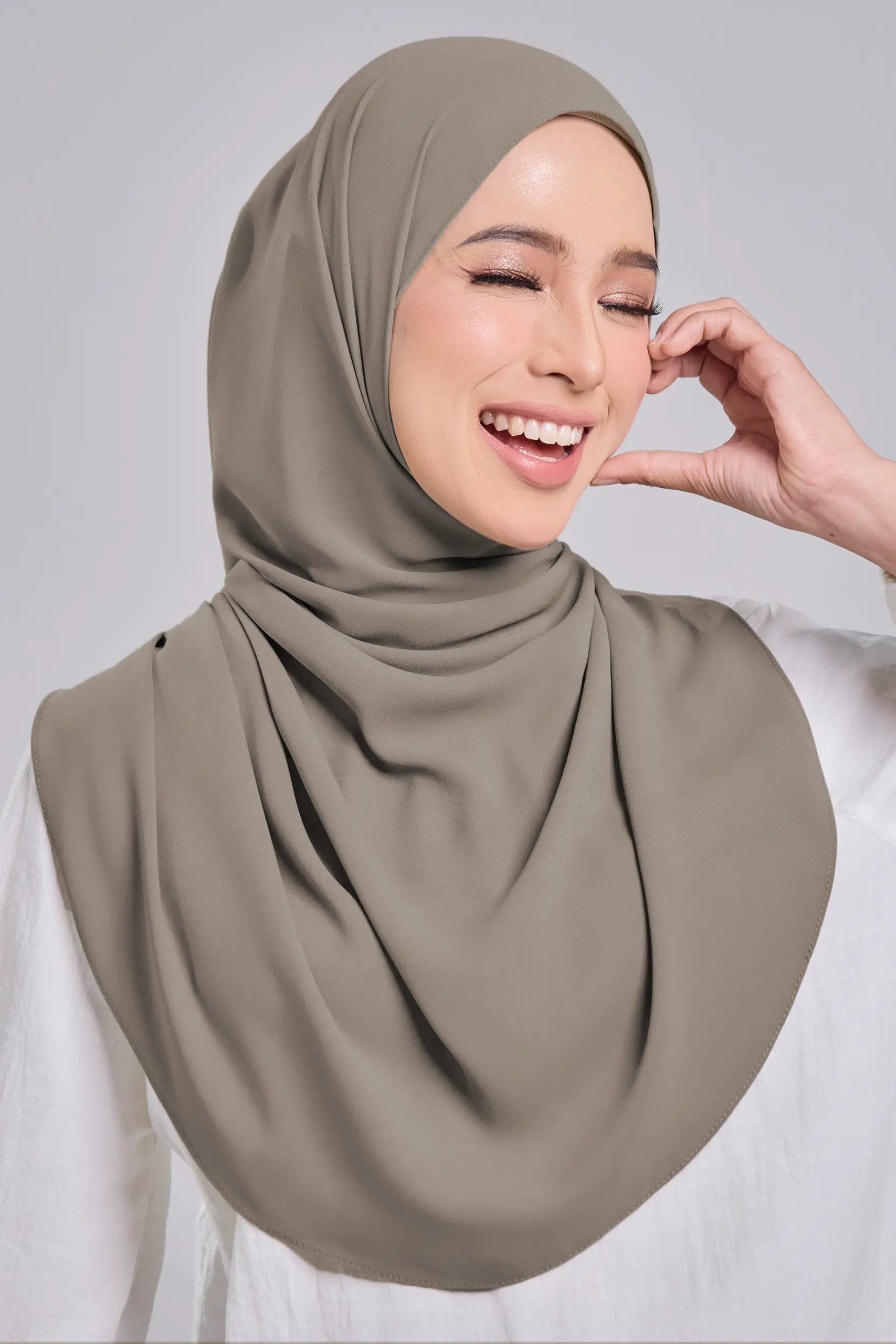 Clara Ezy Instant in Sandstone