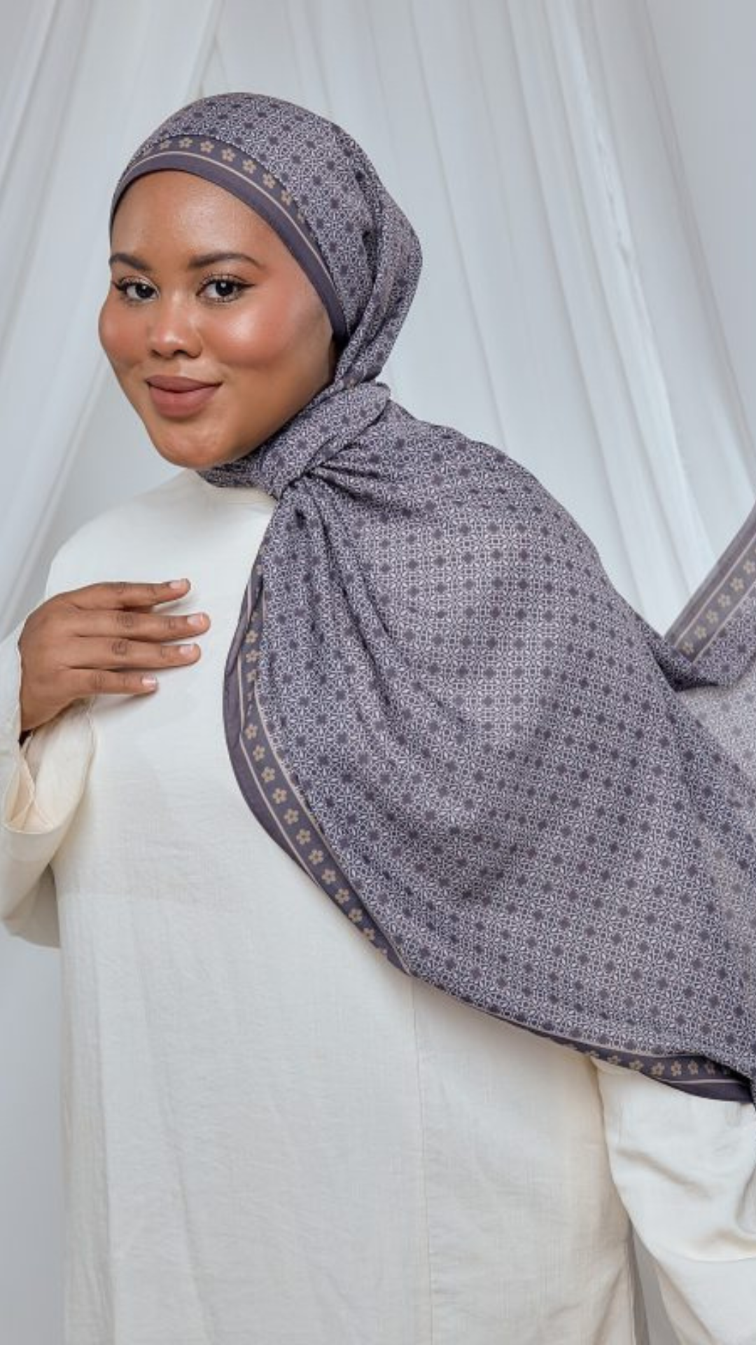 Abila Shawl