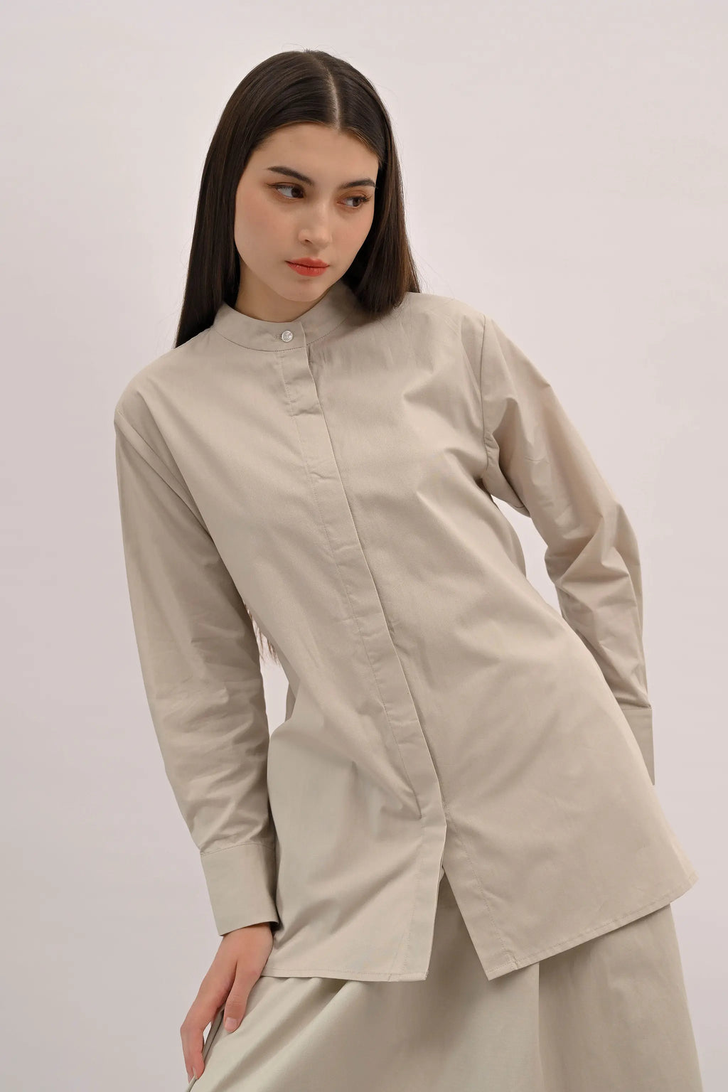 Signature Cotton Poplin Shirt with Mandarin Collar in Linen