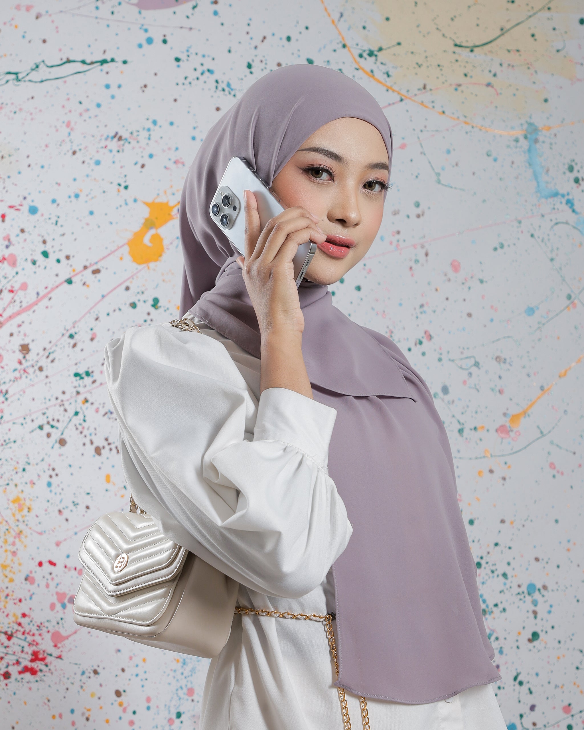 Inara Ezy in Violet Grey