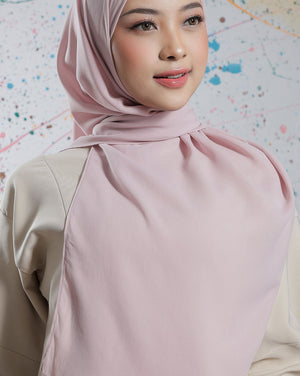 Inara Ezy in Pink Blush