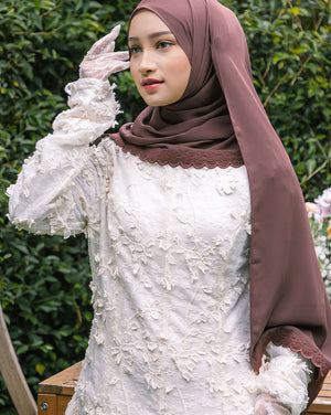 Baesic Sulam Melur Shawl in Chocolate