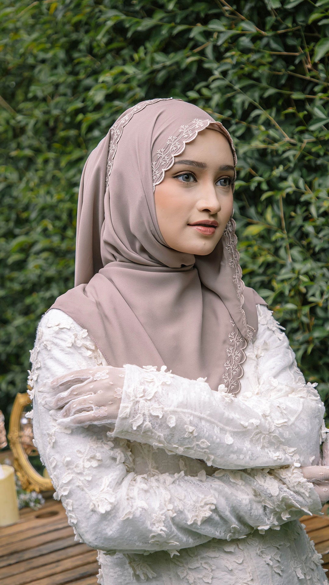 Baesic Sulam Melur Shawl in Fawn