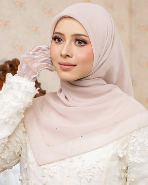 Sofia Bawal Swarovski in Tapioca